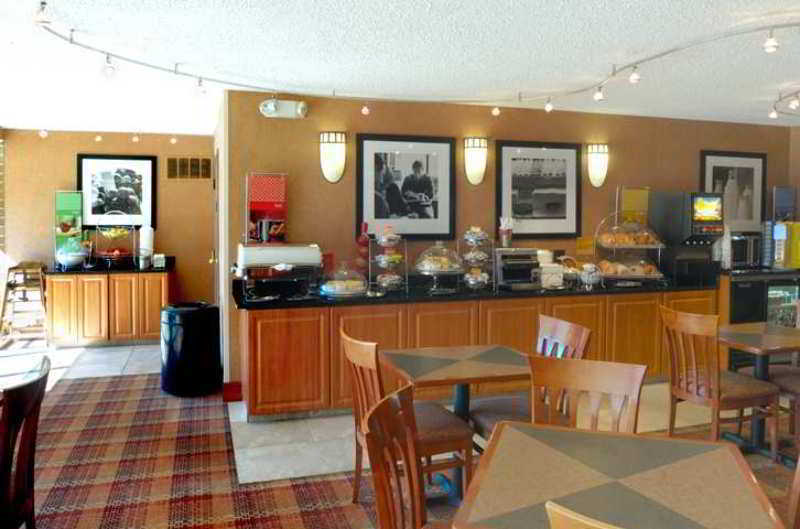 Clarion Pointe Okc Airport Hotel Oklahoma City Restaurant photo